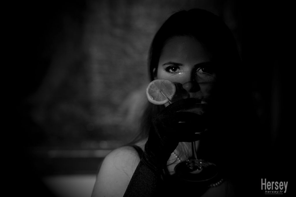 Portrait photo d'Anne en noir et blanc © Hersey Photographe portrait Uzès Nîmes Gard