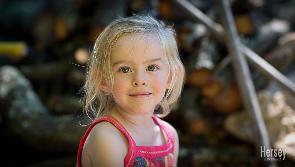 Portrait photo d'enfant par photographe © Hersey Photographe portrait Uzès Nîmes Gard