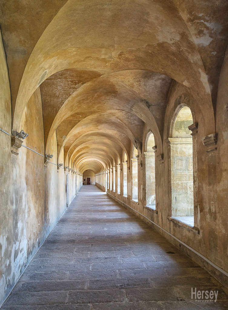 Cloître de la Chartreuse de Valbonne Saint Paulet de Caisson Gard 30 Architecture Occitanie © Hersey Photographe