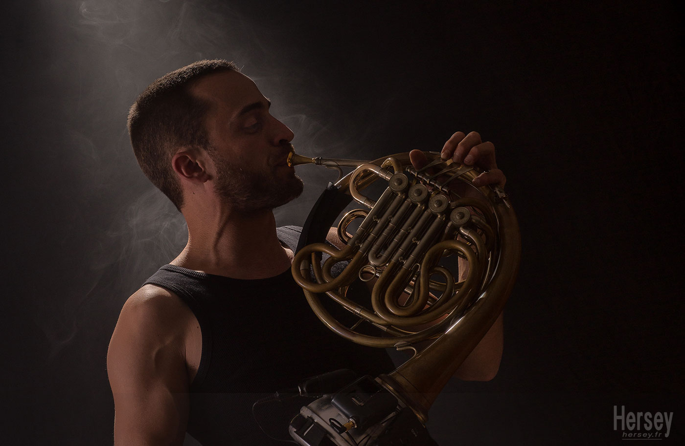Photo Romain Thorel musicien professionnel corniste cor français Lazuli man & the Maniacs