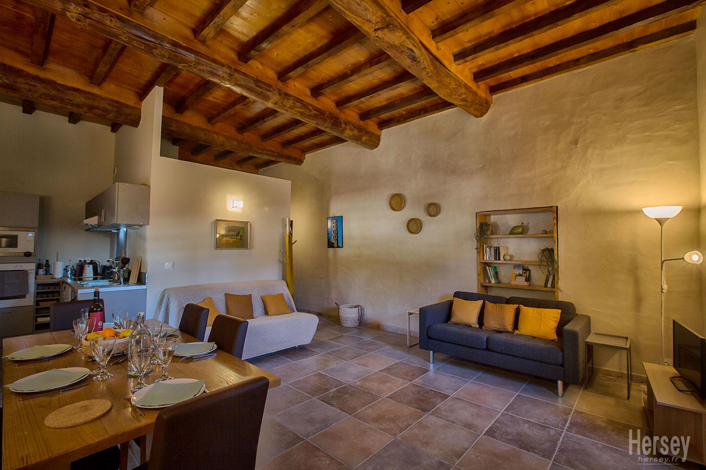 Lussan appartement Château de Fan © Hersey Photographe Appartement location château de fan Lussan Gard © Hersey Photographe immobilier Uzès