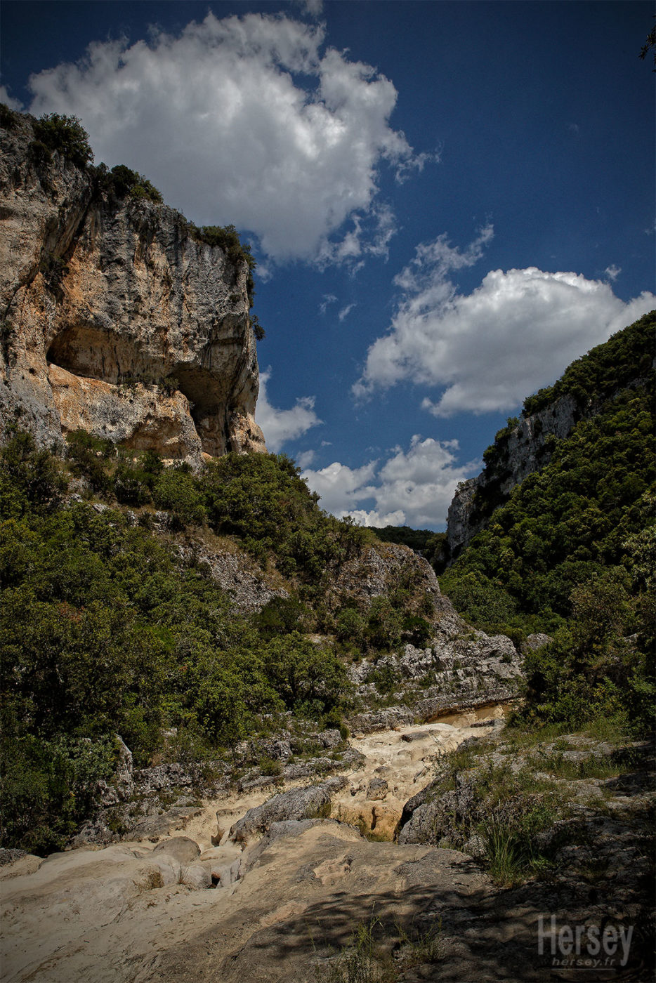 Concluses de Lussan vallée de l'Aiguillon dans le Gard © Hersey Photographe