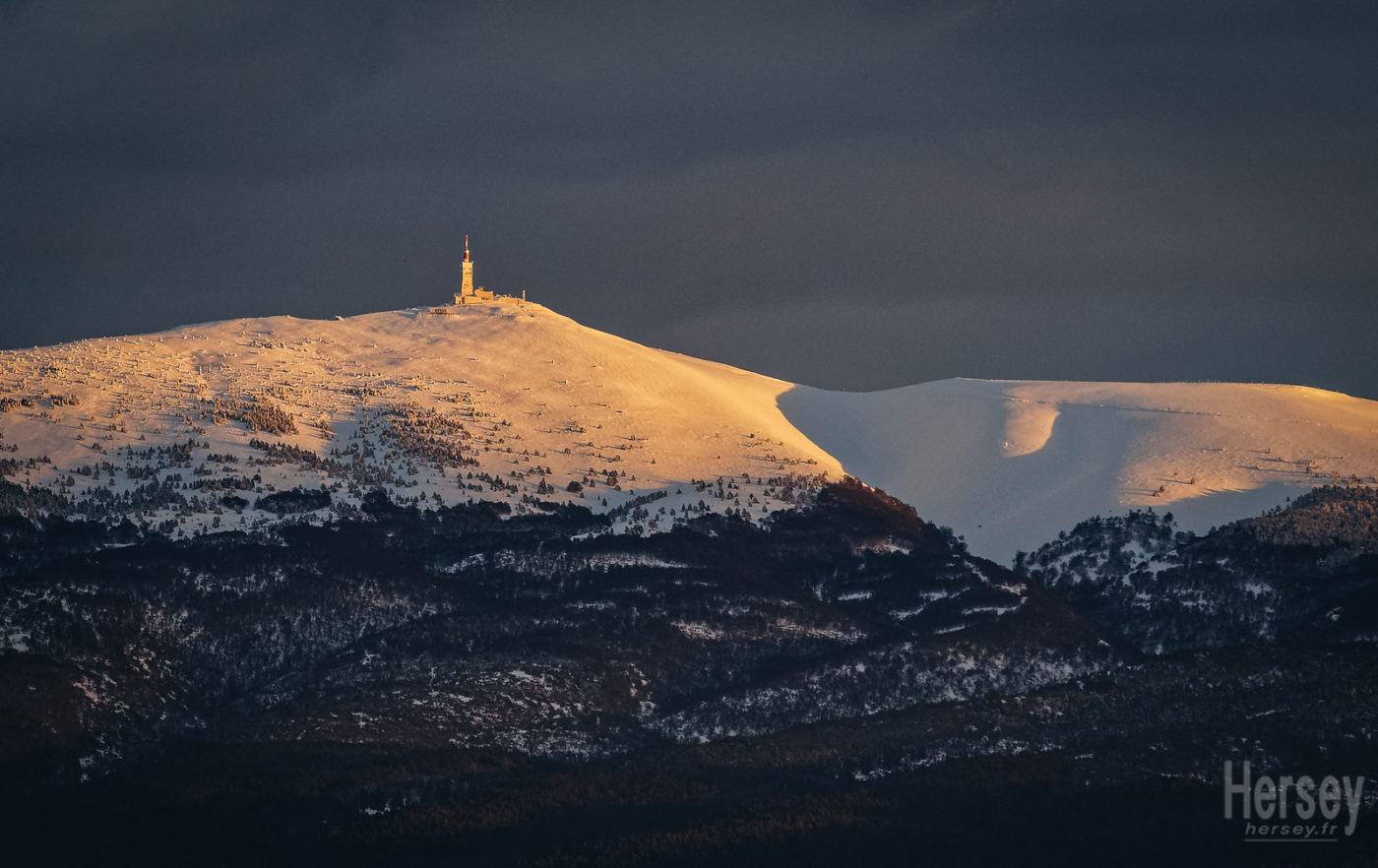 Le Mont Ventoux au soleil levant © Hersey Photographe