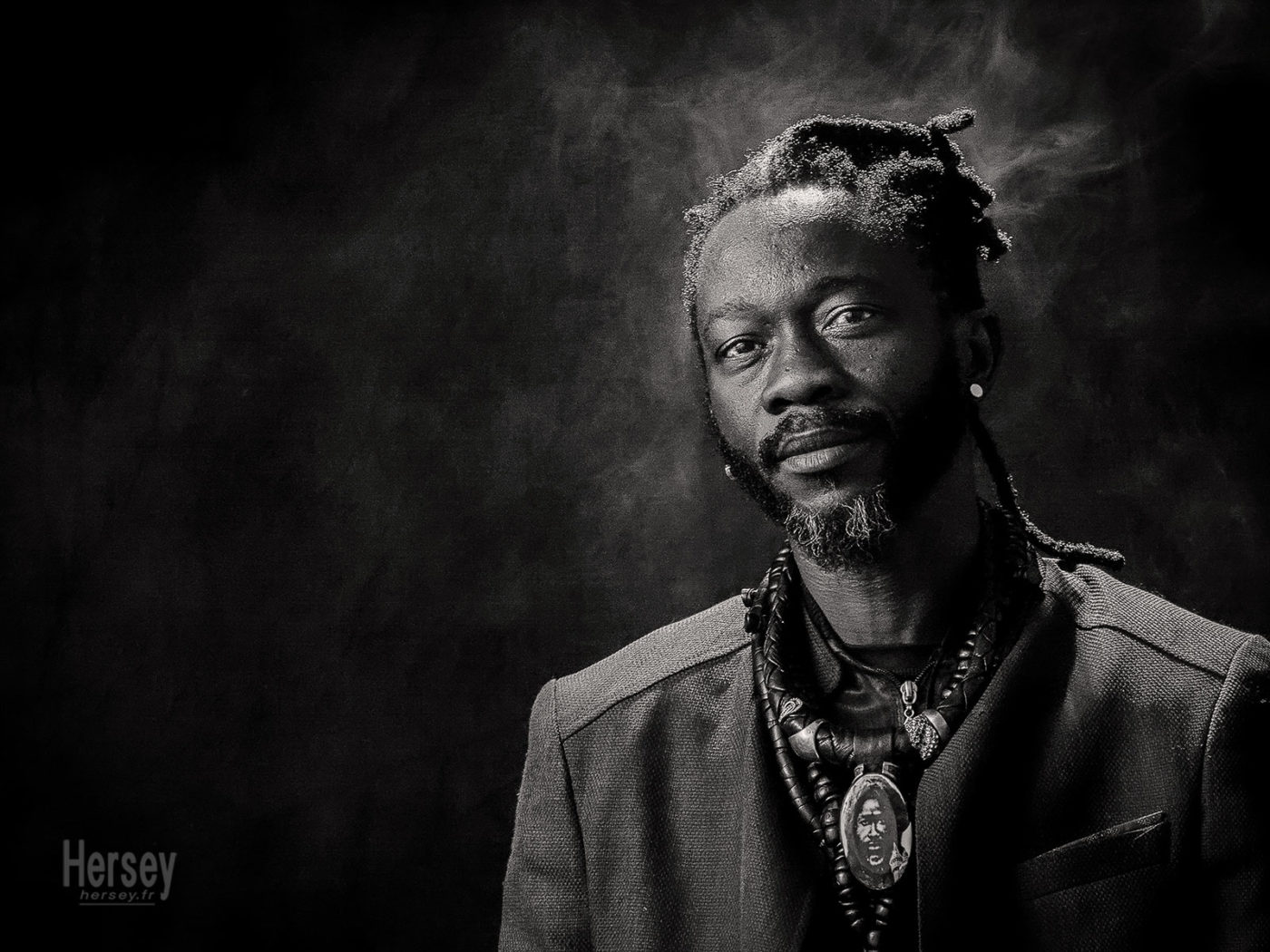 Modou Sarr portrait en noir et blanc par Hersey Photographe Uzès Nîmes Gard